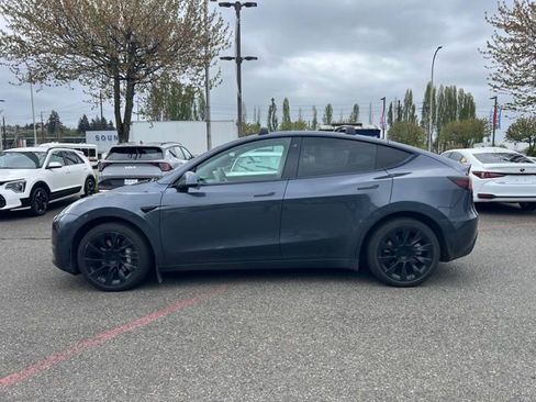 Used 2022 Tesla Model Y Long Range AWD/4WD image 6