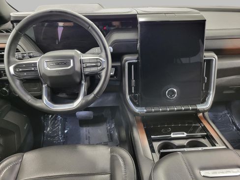 Used 2025 GMC Yukon XL Denali AWD/4WD image 6