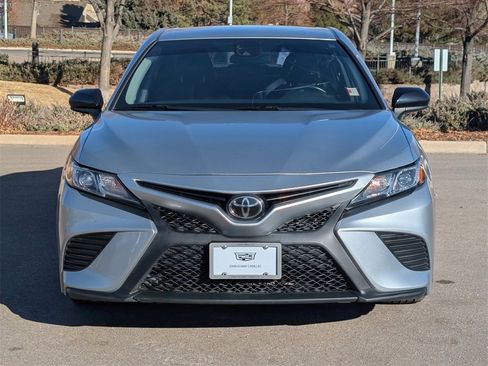 Used 2019 Toyota Camry SE image 9