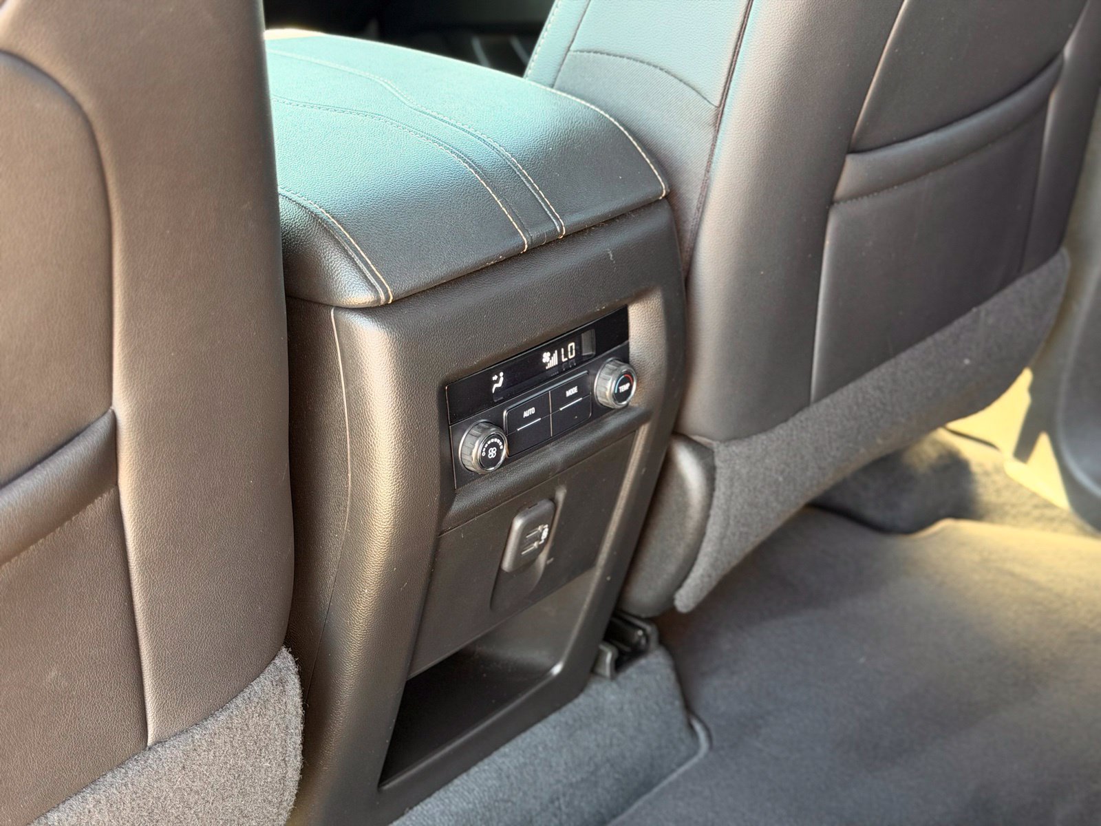 Used 2022 Chevrolet Traverse LT AWD/4WD image 21