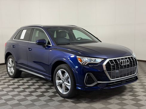 Used 2023 Audi Q3 2.0T Premium Plus w/ Premium Plus Package AWD/4WD image 7