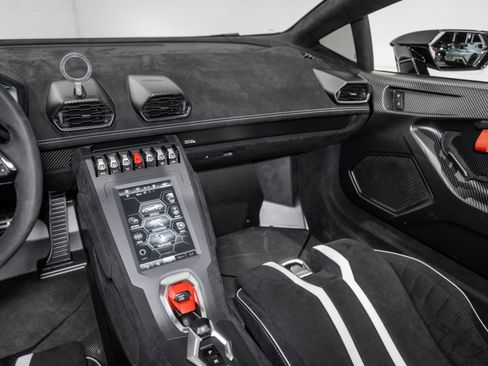 Used 2023 Lamborghini Huracan STO RWD image 23