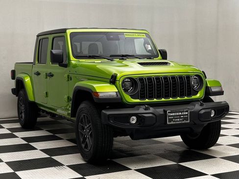 New 2025 Jeep Gladiator Sport AWD/4WD image 2