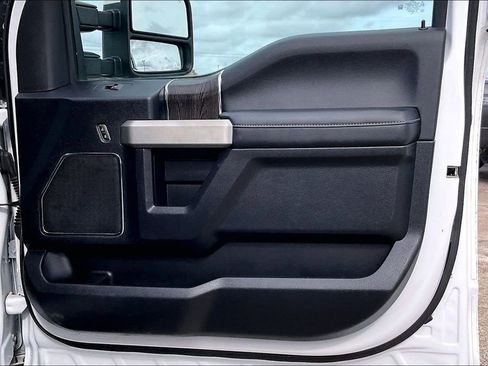 Certified 2020 Ford F250 Lariat w/ Lariat Value Package image 29