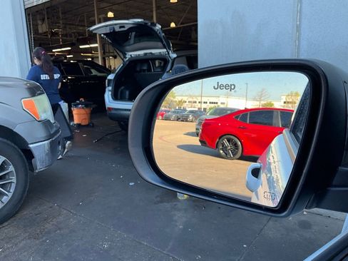 Used 2025 Jeep Compass Latitude image 18