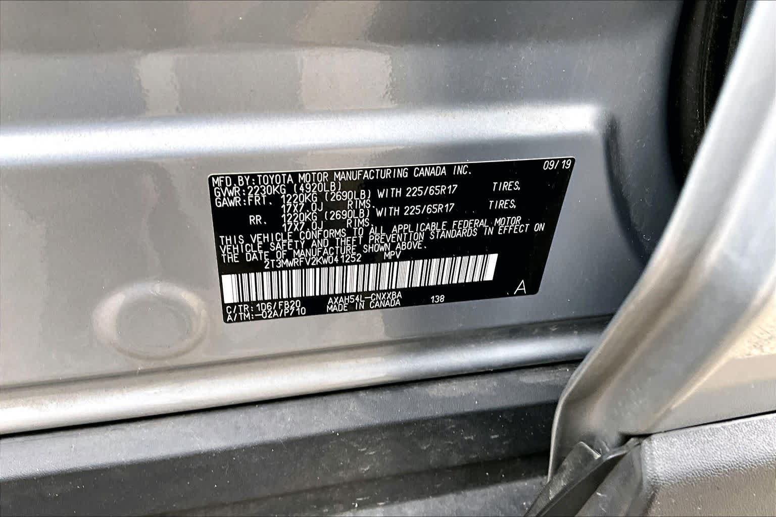 Used 2019 Toyota RAV4 LE w/ Carpet Mat Package AWD/4WD image 36