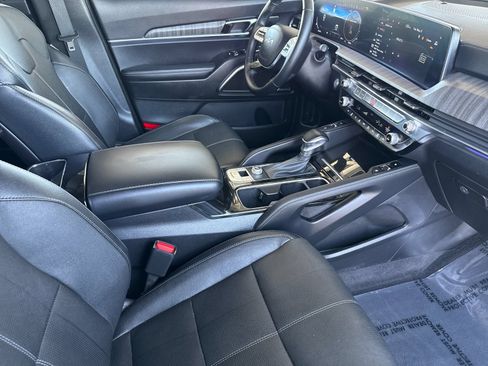 Certified 2024 Kia Telluride SX w/ Towing Package FWD image 16