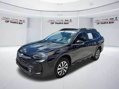 Used 2024 Subaru Outback Premium AWD/4WD image 2