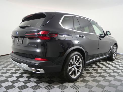 Used 2026 BMW X5 xDrive50e AWD/4WD image 3