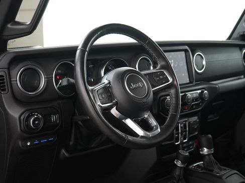 Used 2023 Jeep Wrangler Unlimited Sahara w/ Cold Weather Group AWD/4WD image 19
