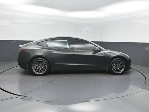 Used 2022 Tesla Model 3 Long Range AWD/4WD image 25