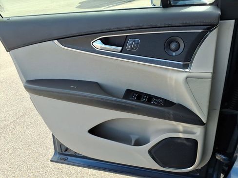 Used 2019 Lincoln Nautilus Reserve image 19