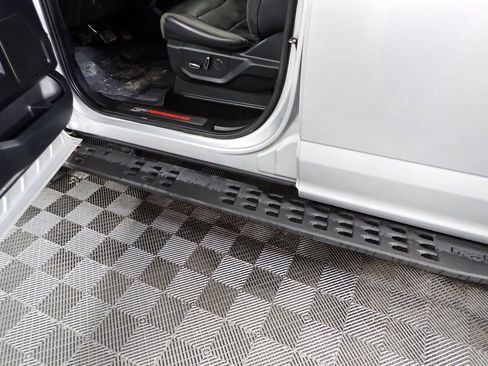 Used 2018 Ford F150 Raptor w/ Equipment Group 802A Luxury image 22