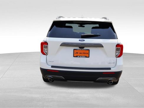 Certified 2024 Ford Explorer XLT w/ Equipment Group 202A AWD/4WD image 6