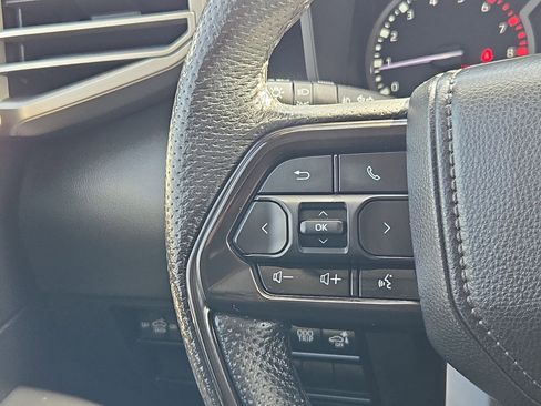 Used 2023 Toyota Tundra Limited AWD/4WD image 19