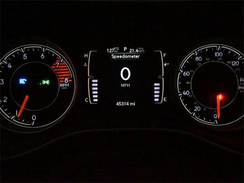 Used 2020 Jeep Cherokee Latitude Lux w/ Comfort/Convenience Group image 11