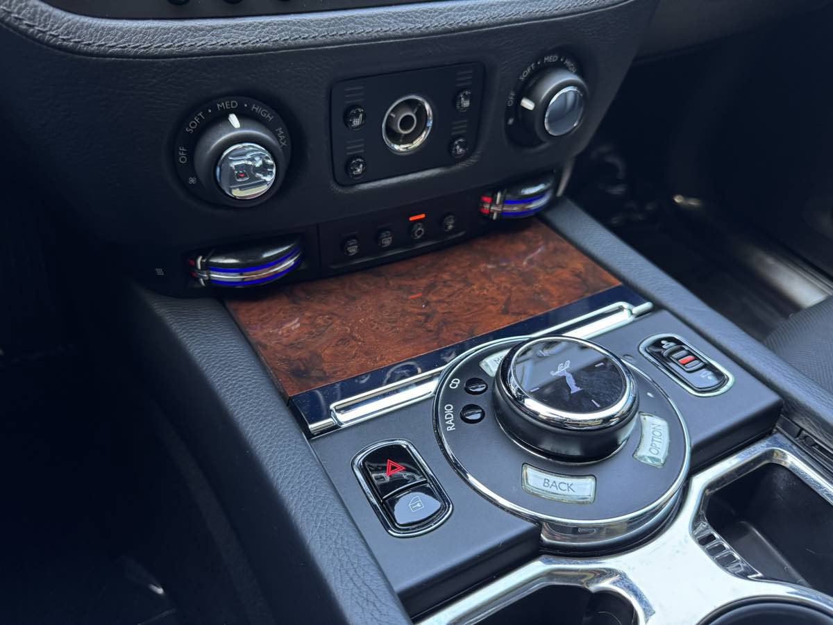 Used 2014 Rolls-Royce Ghost RWD image 30