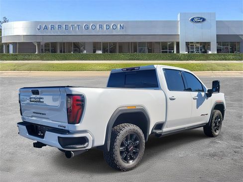 Used 2024 GMC Sierra 2500 AT4 w/ AT4 Premium Plus Package image 4
