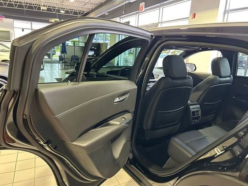 Used 2024 Cadillac XT4 Luxury w/ Cold Weather Package AWD/4WD image 30