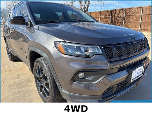 Used 2023 Jeep Compass Altitude image 2