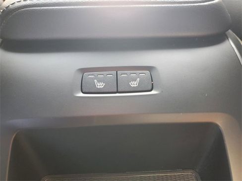 Certified 2025 Volvo XC60 B5 Plus image 33