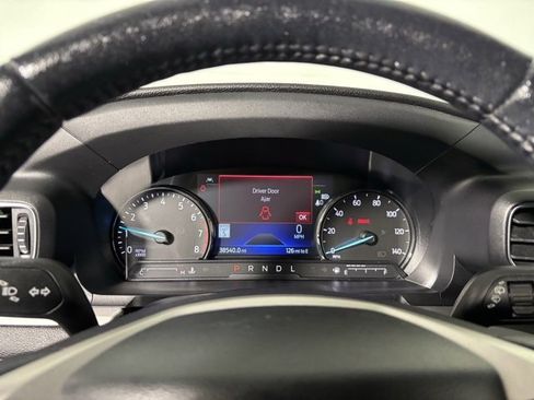 Used 2022 Ford Explorer XLT w/ Equipment Group 202A image 11