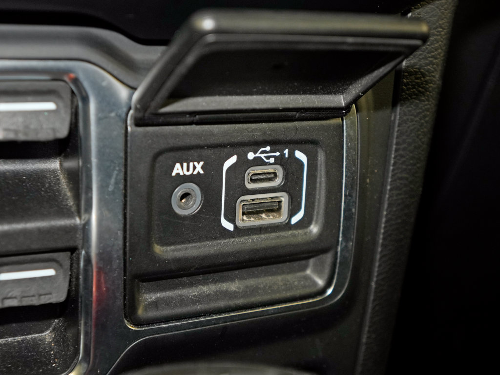 Used 2021 Jeep Wrangler Unlimited Sport AWD/4WD image 27
