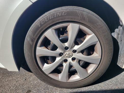 Used 2022 Toyota Corolla LE image 9