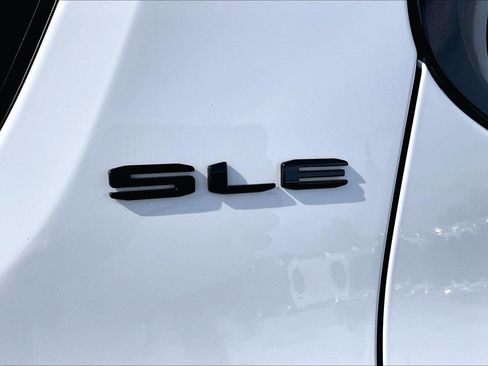 Used 2021 GMC Acadia SLE w/ Driver Convenience Package AWD/4WD image 9