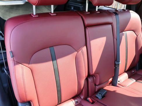 Used 2025 MAZDA CX-70 Plug-In Hybrid w/ Premium Plus image 37