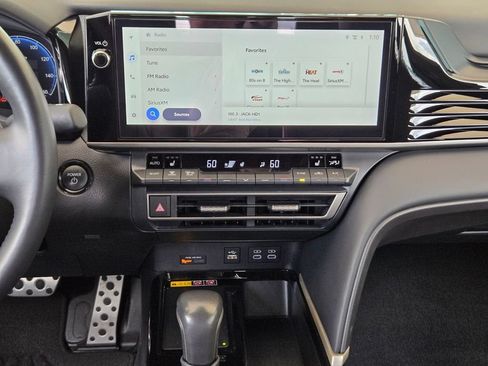 Used 2025 Toyota Camry XSE FWD image 16