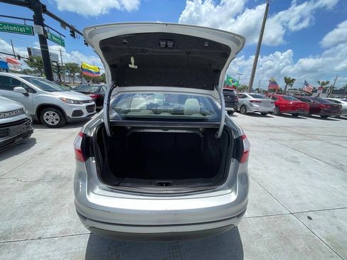 Used 2019 Ford Fiesta SE FWD image 7