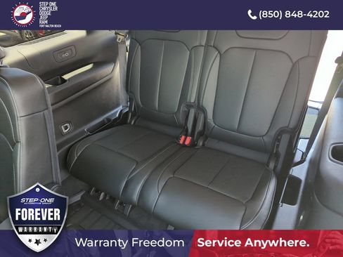 Used 2023 Jeep Grand Cherokee L Limited w/ Luxury Tech Group II RWD image 31
