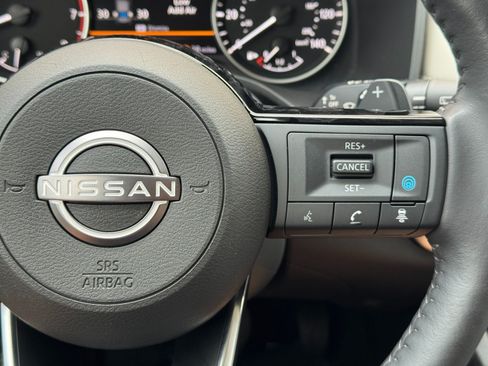 Used 2023 Nissan Rogue SV w/ SV Premium B Package FWD image 21