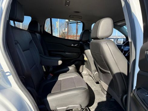 Used 2021 GMC Acadia SLT w/ Technology Package image 11