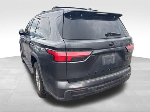 Used 2023 Toyota Sequoia SR5 w/ SR5 Premium Package AWD/4WD image 18