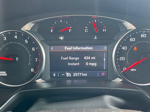 Used 2025 Chevrolet Blazer LT FWD image 39