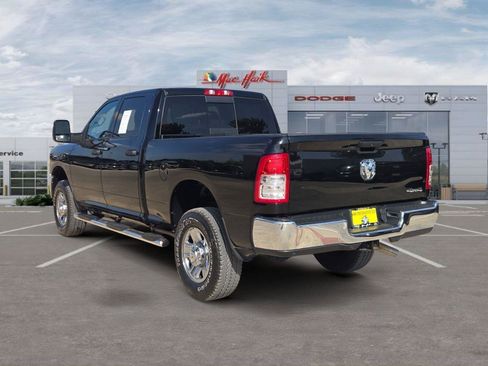 Used 2024 RAM 2500 Tradesman w/ Chrome Appearance Group AWD/4WD image 3