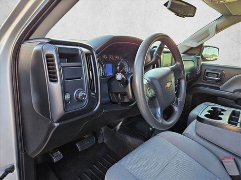 Used 2018 Chevrolet Silverado 1500 Custom w/ Custom Value Package AWD/4WD image 10