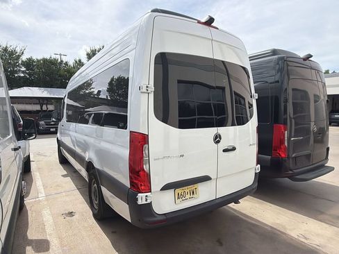 Used 2025 Mercedes-Benz Sprinter 2500 image 4
