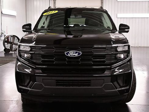 New 2027 Ford Expedition Max Active AWD/4WD image 2