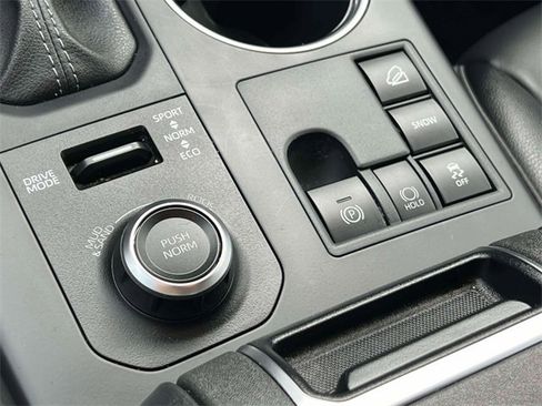 Certified 2025 Toyota Highlander XSE image 34