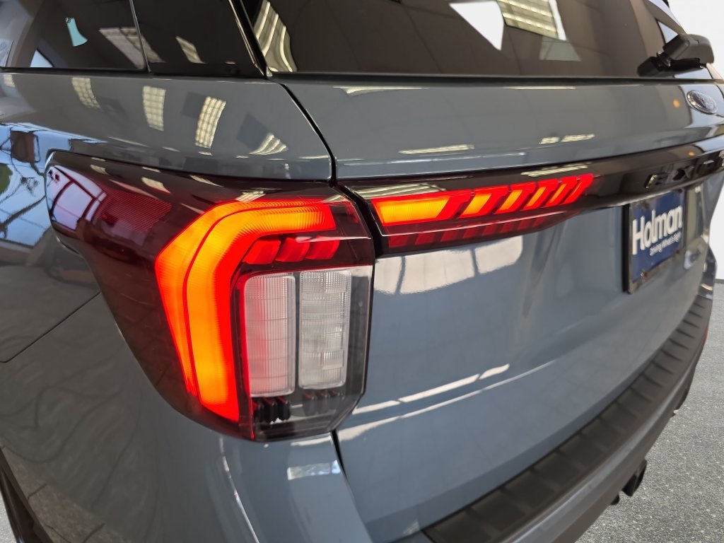 Used 2025 Ford Explorer ST-Line w/ Premium Package AWD/4WD image 34