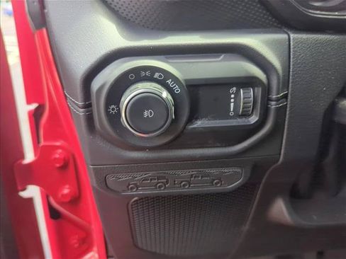 Used 2025 Jeep Wrangler Unlimited Rubicon w/ Steel Bumper Group AWD/4WD image 12
