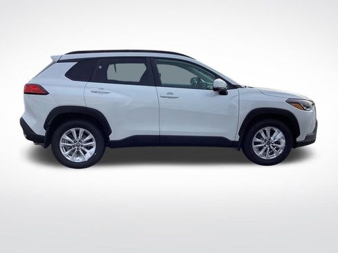 Used 2022 Toyota Corolla Cross LE image 12