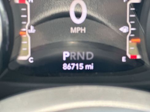 Used 2019 Jeep Wrangler Unlimited Sahara AWD/4WD image 13
