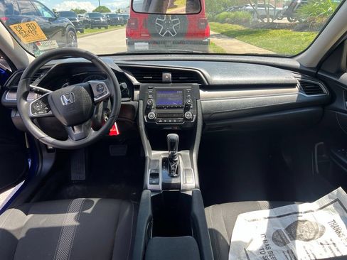 Used 2019 Honda Civic LX image 5