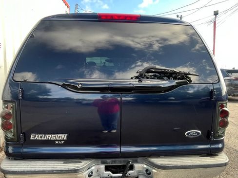 Used 2003 Ford Excursion XLT AWD/4WD image 5