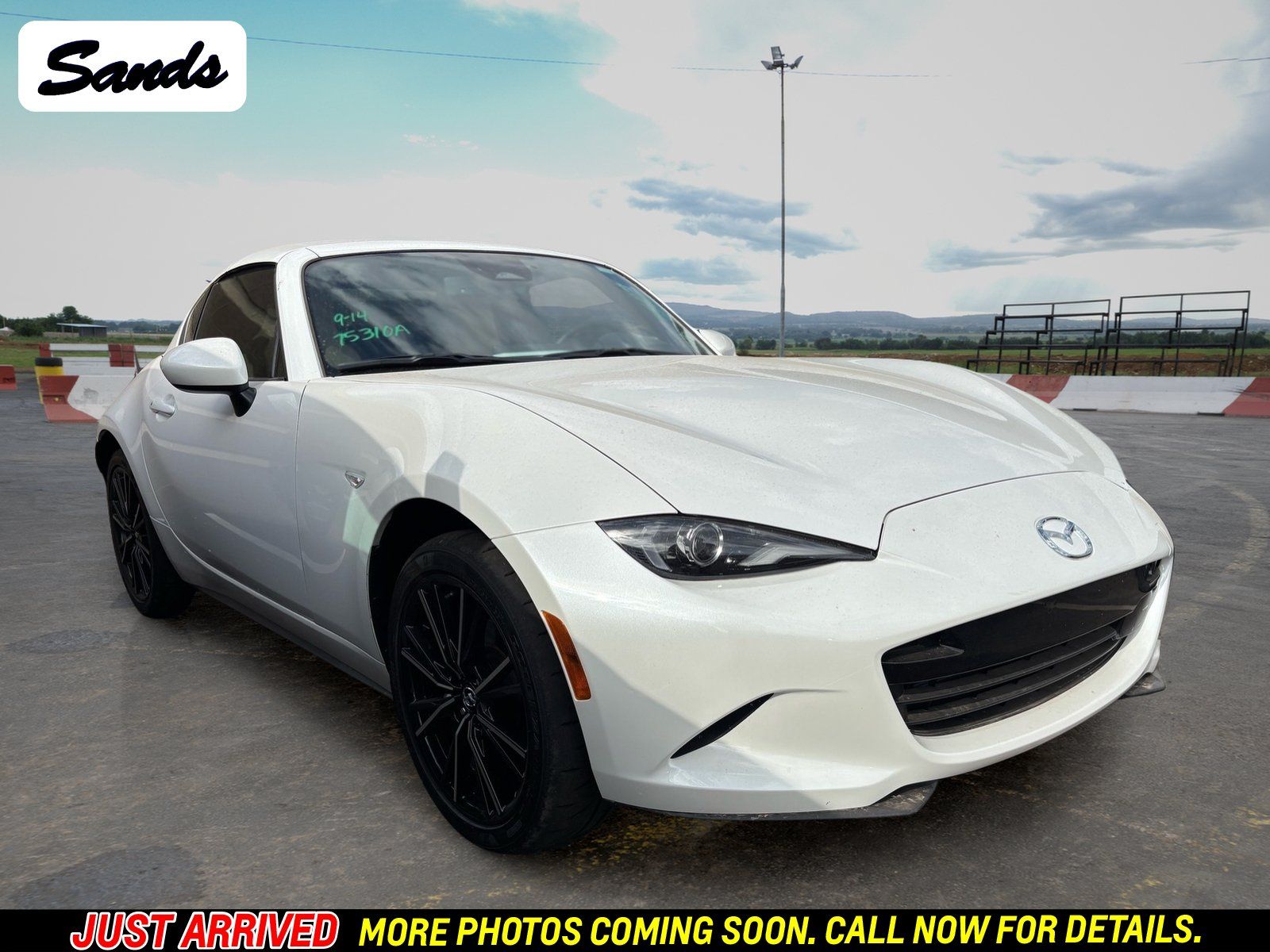 Used 2025 MAZDA MX-5 Miata RF Grand Touring RWD image 1