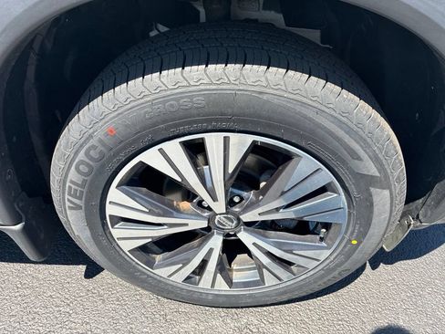 Certified 2021 Nissan Rogue SV w/ Premium Package AWD/4WD image 9
